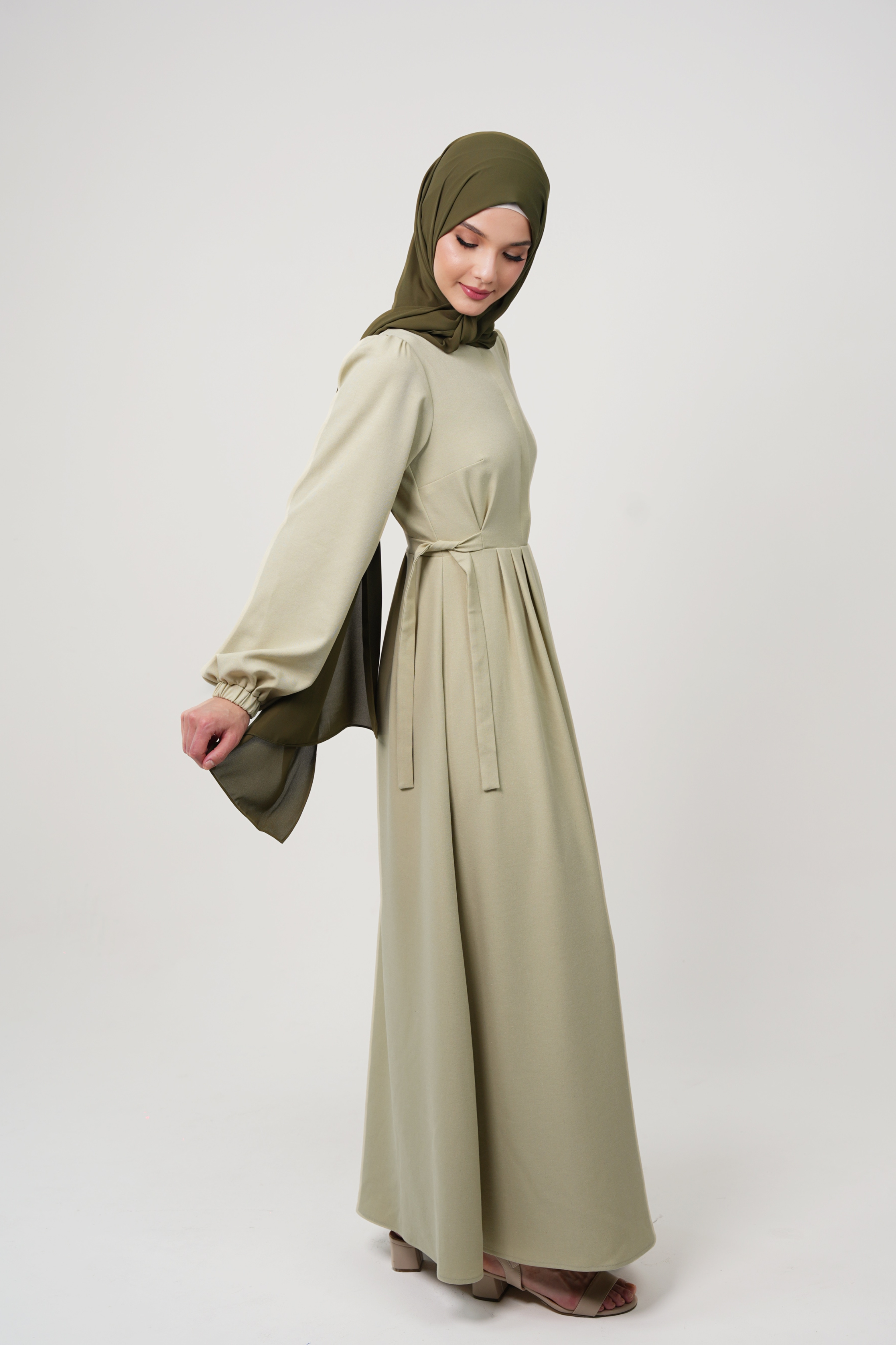 High-Quality Linen Maxi Dress with Hidden Front Buttons – Soft Olive Green