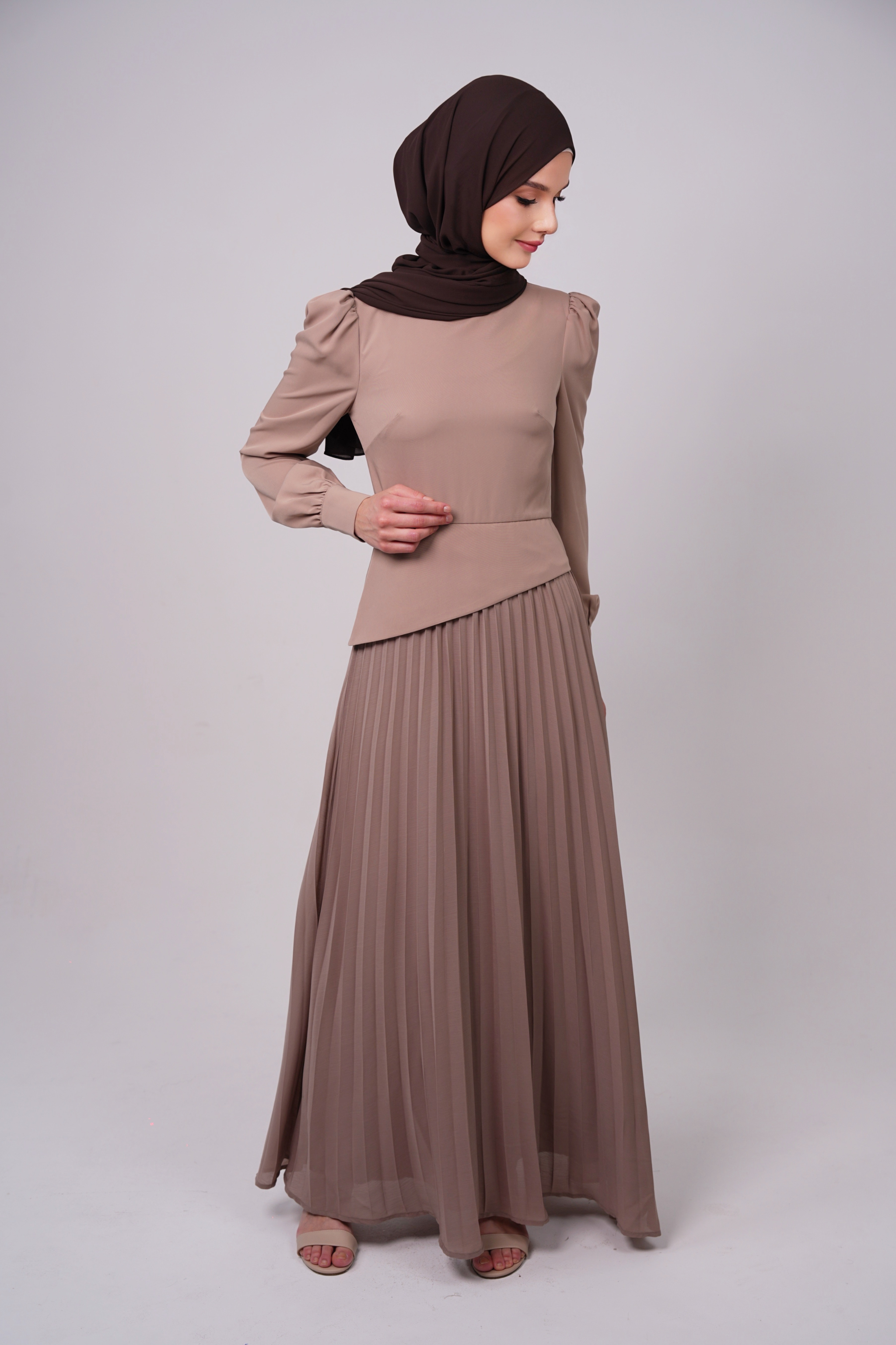Elegant Crepe & Chiffon Maxi Dress – Mocha Mousse