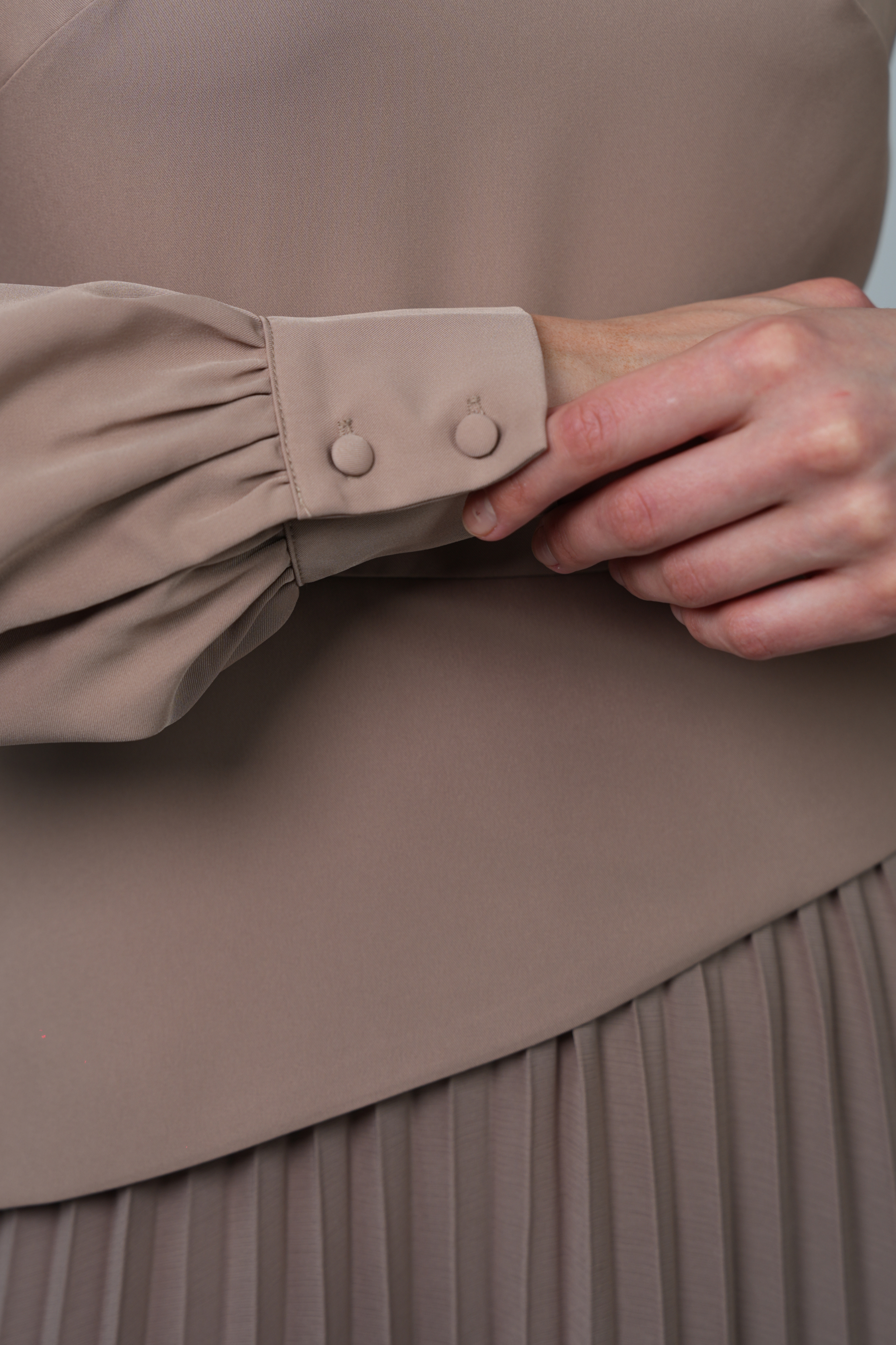 Elegant Crepe & Chiffon Maxi Dress – Mocha Mousse