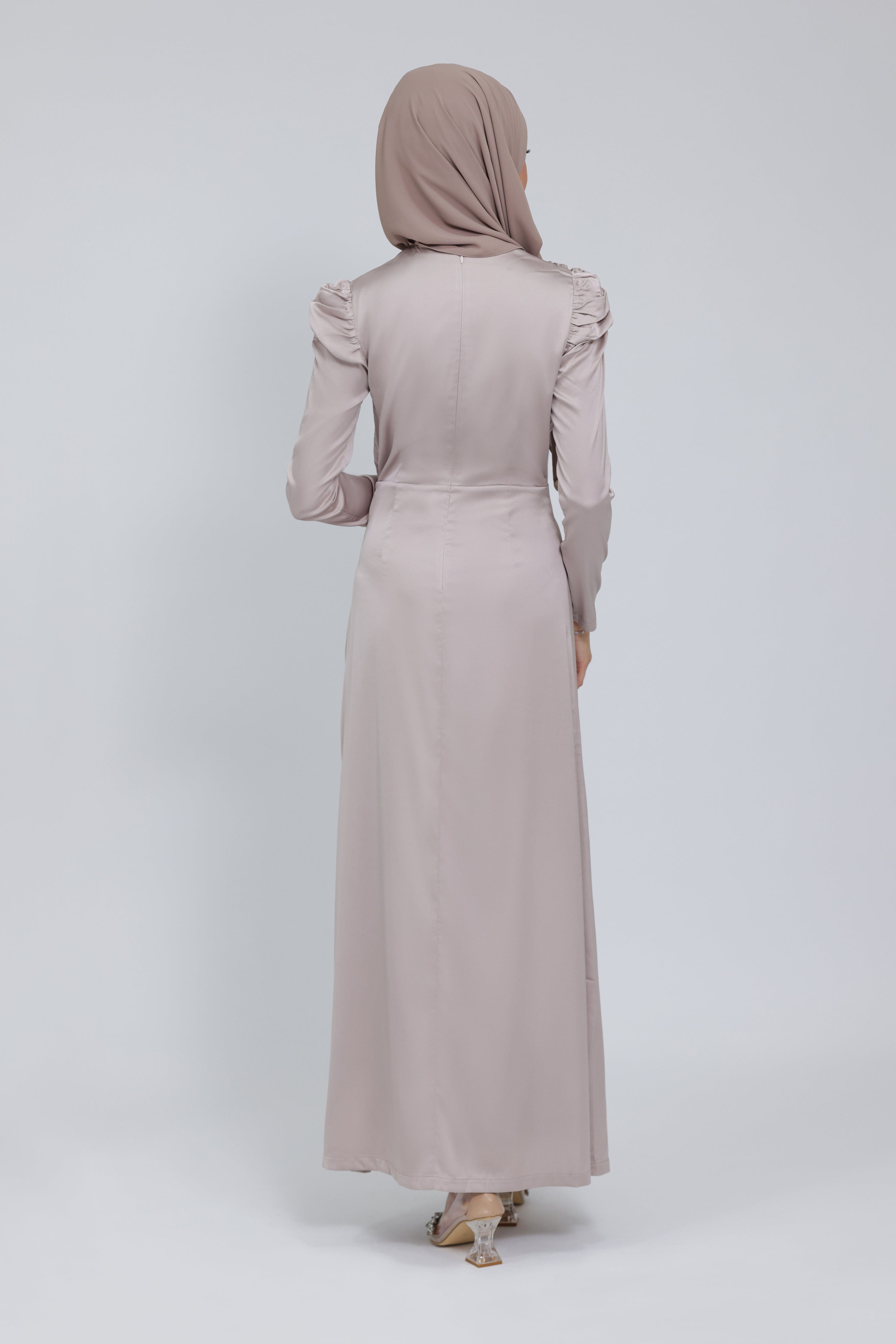 Chamomel Dresses Luxury Satin Maxi Dress With Ruching Details - Nude